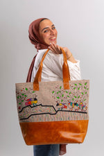Handpainted Handbag "Kalila wa Dimna – Owl & Crows"
