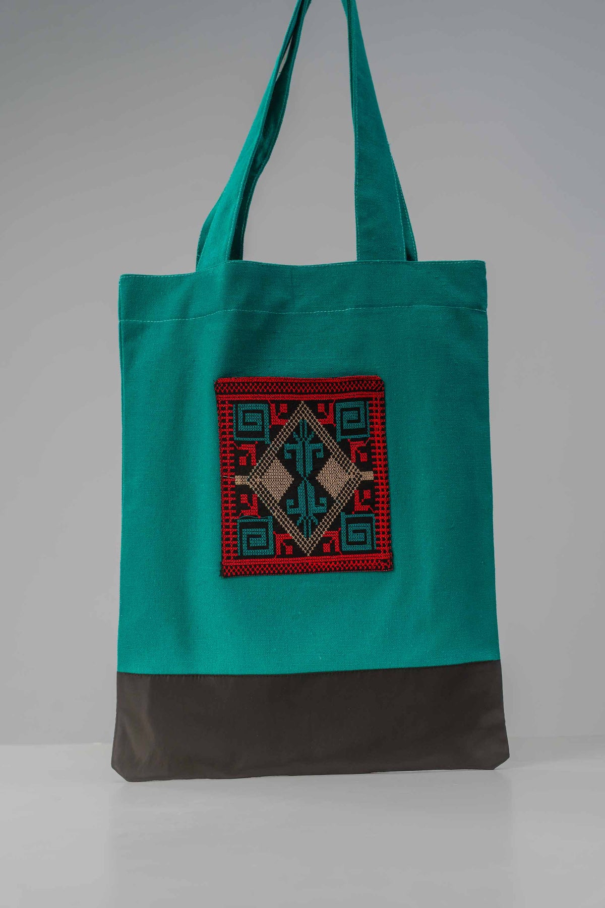 Threaded Nest Tote